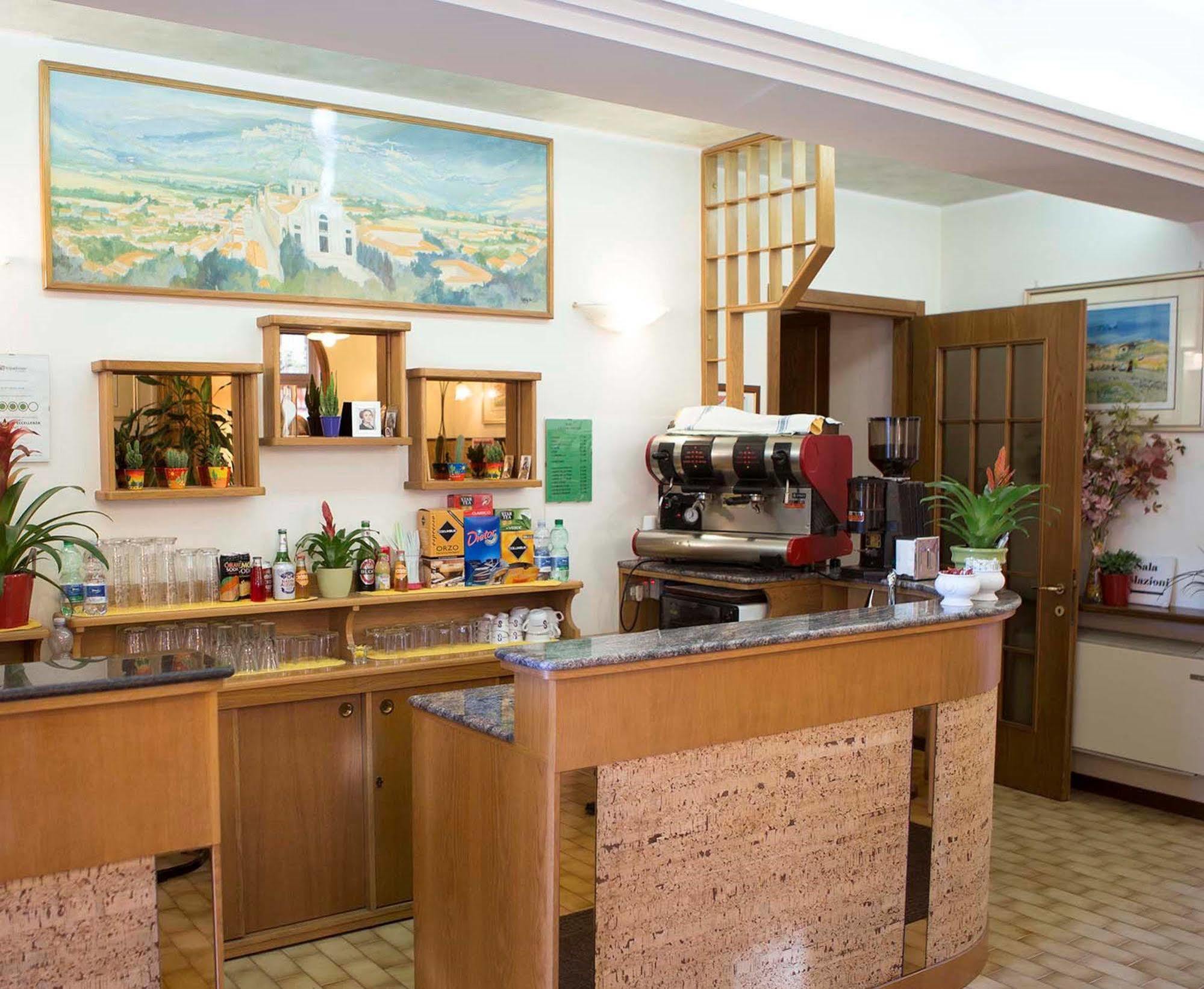 Hotel Vignola Assisi Buitenkant foto