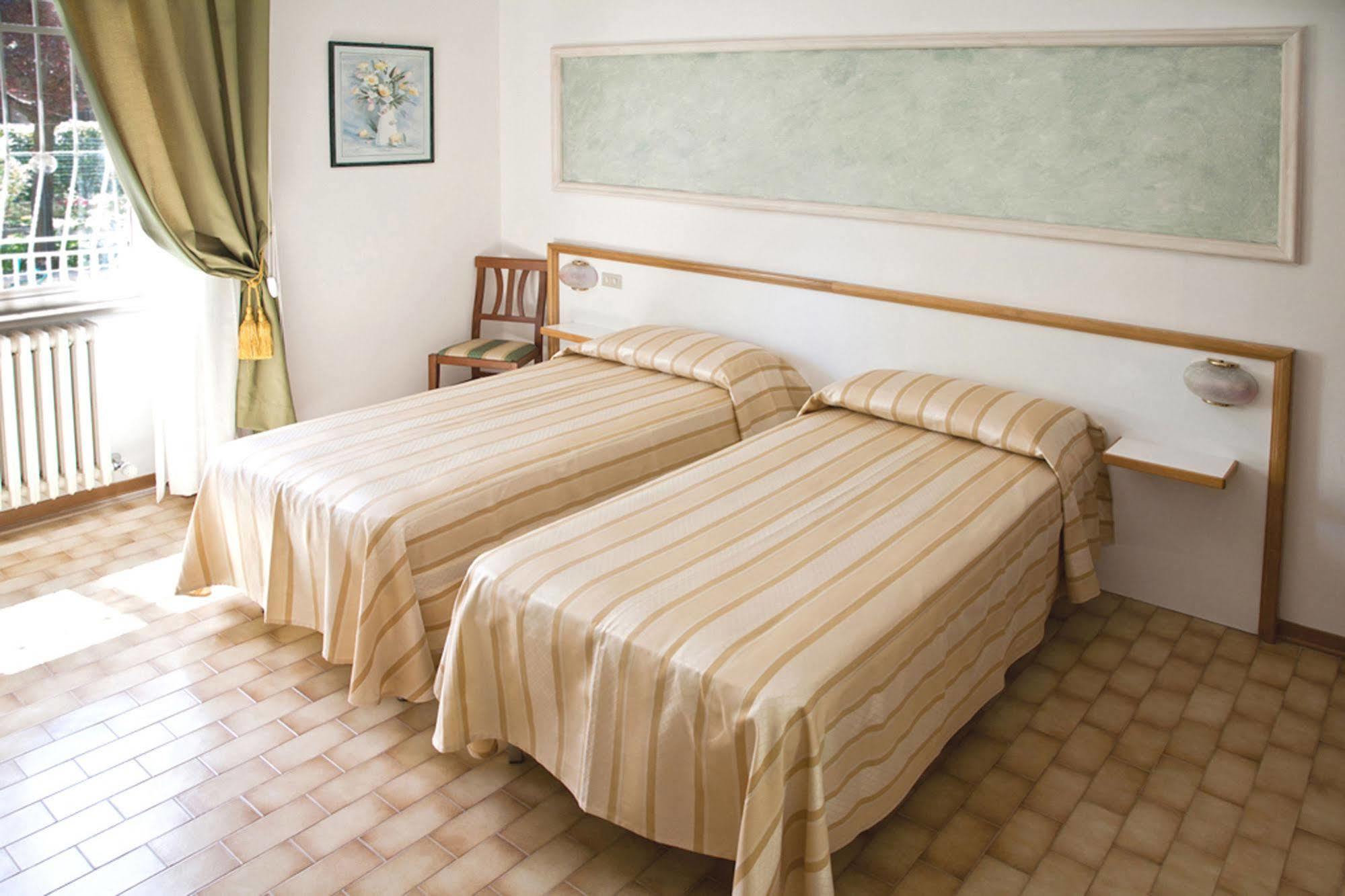 Hotel Vignola Assisi Buitenkant foto