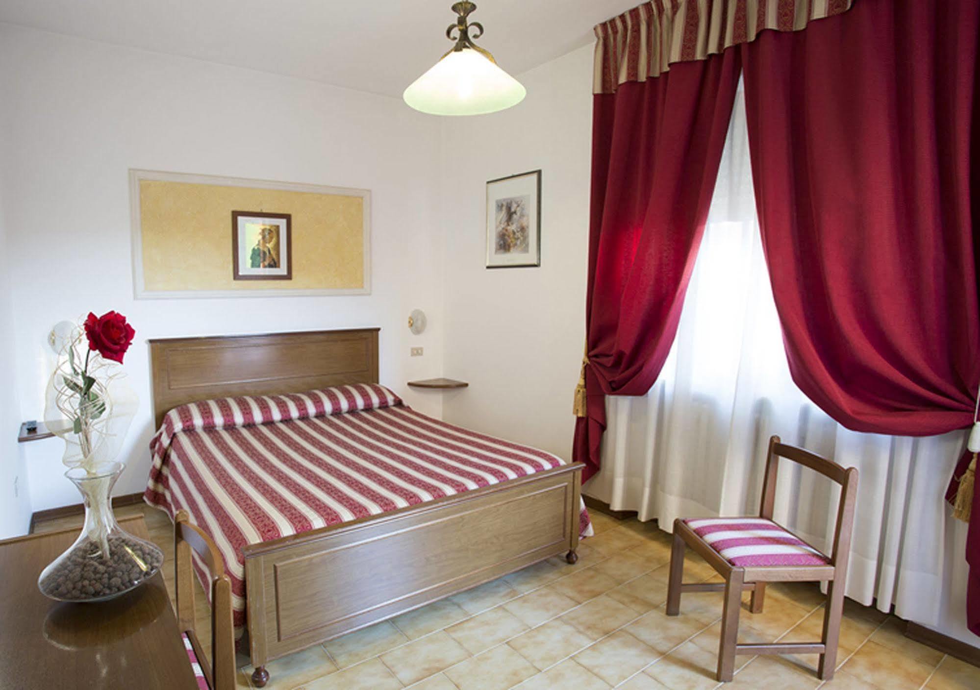 Hotel Vignola Assisi Buitenkant foto