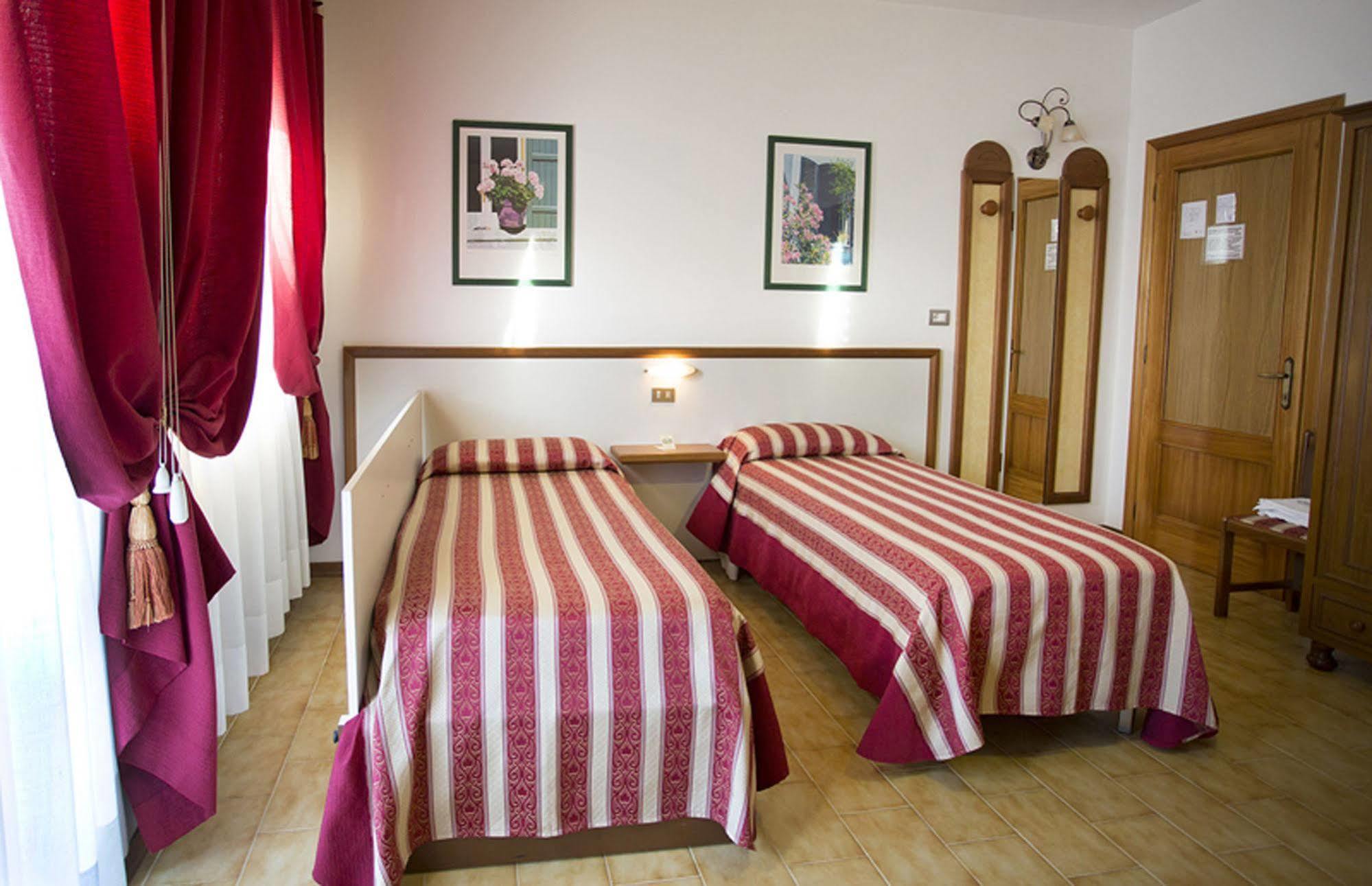 Hotel Vignola Assisi Buitenkant foto