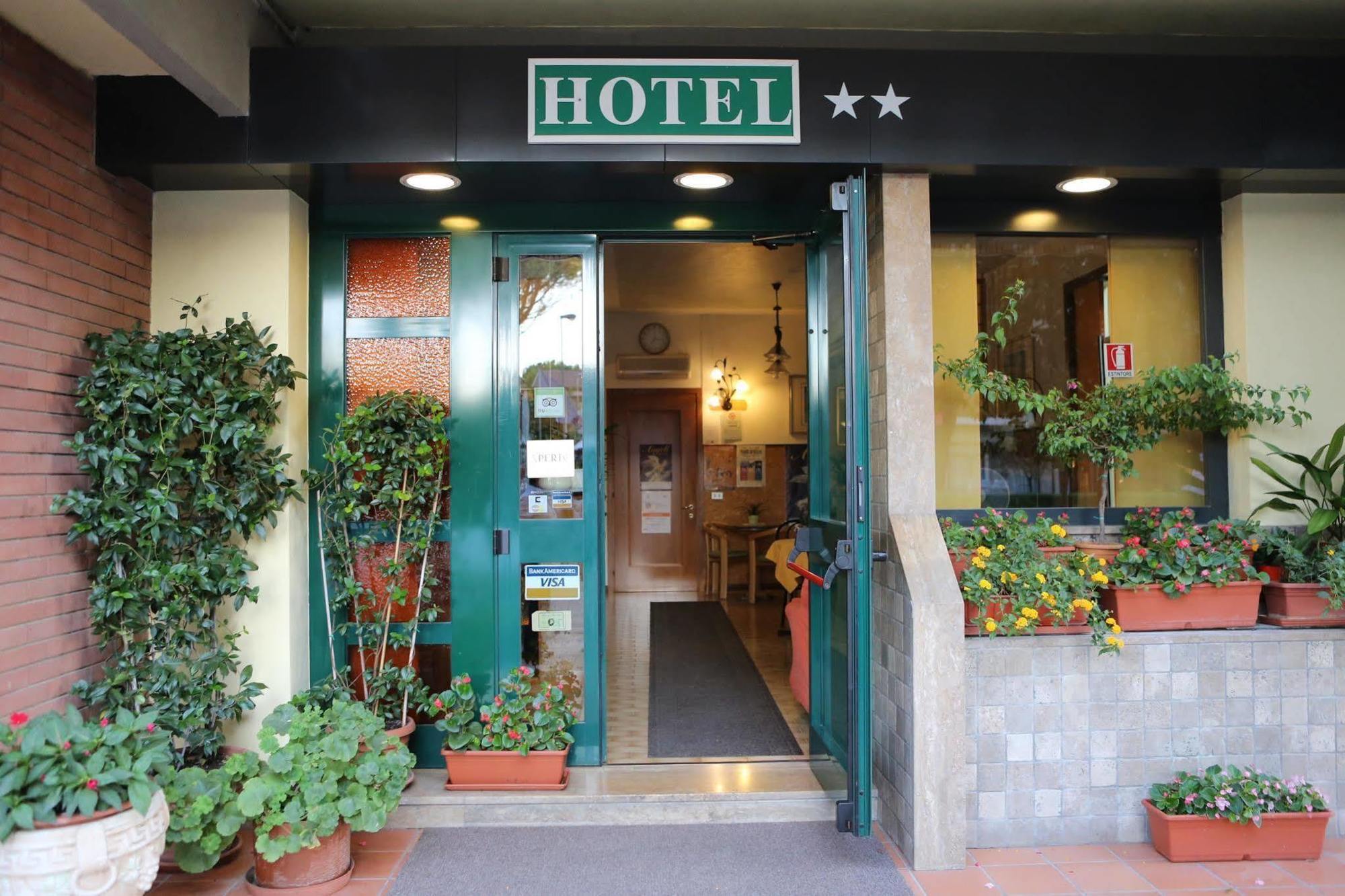Hotel Vignola Assisi Buitenkant foto