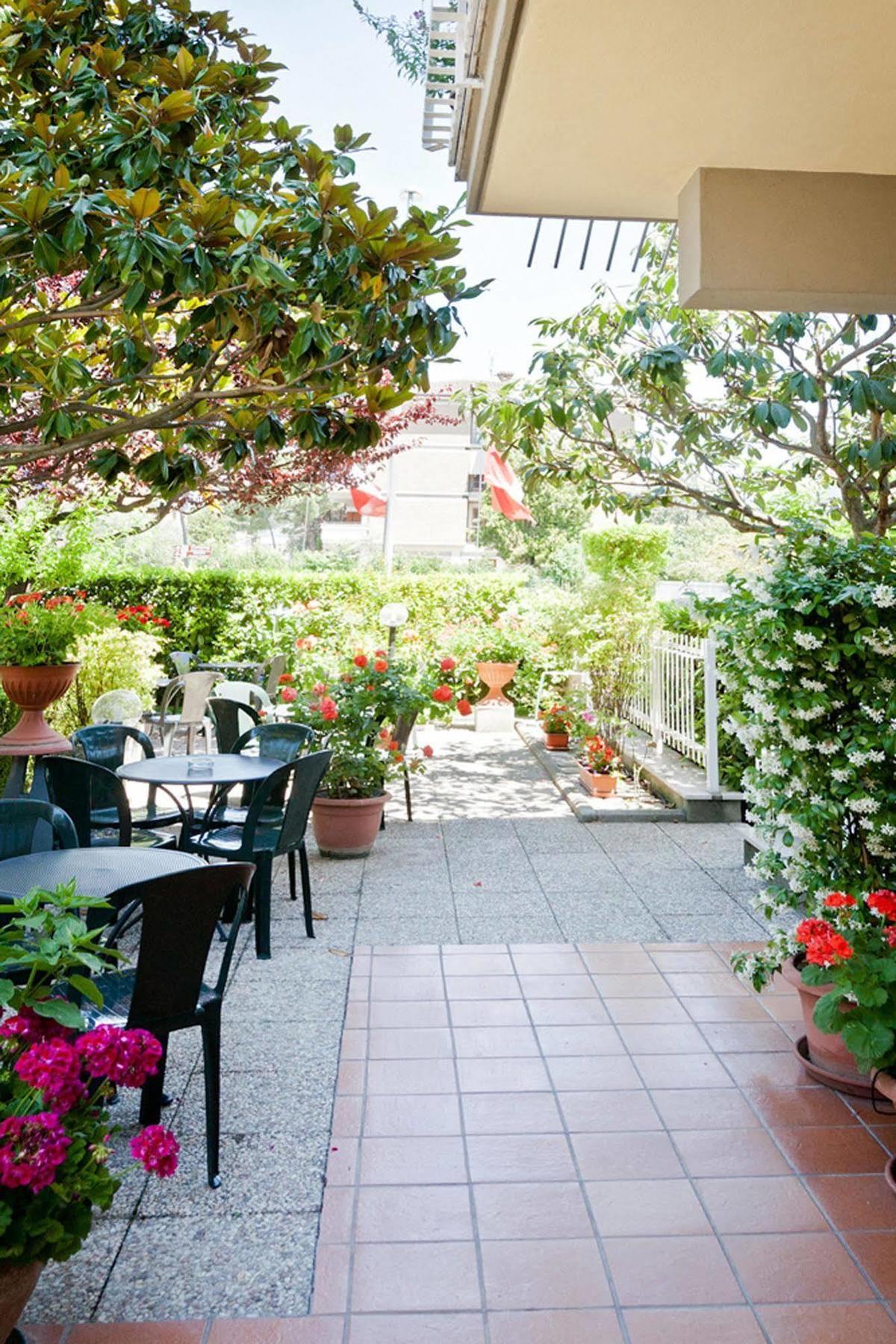 Hotel Vignola Assisi Buitenkant foto