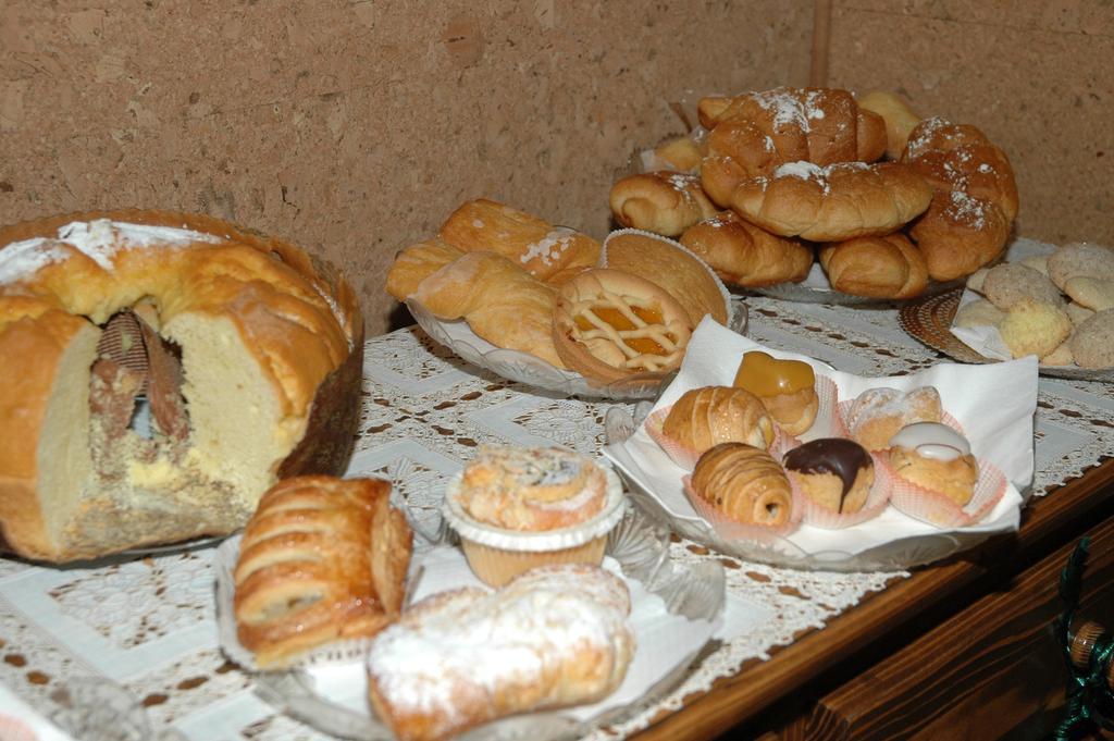 Hotel Vignola Assisi Buitenkant foto