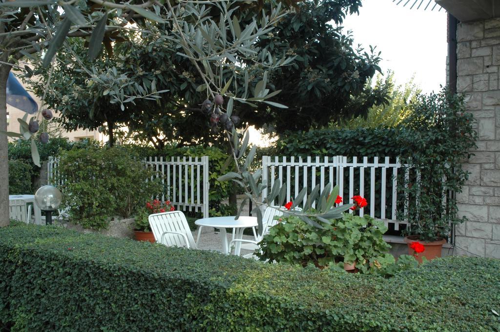 Hotel Vignola Assisi Buitenkant foto