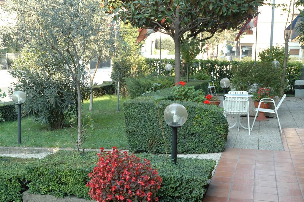Hotel Vignola Assisi Buitenkant foto