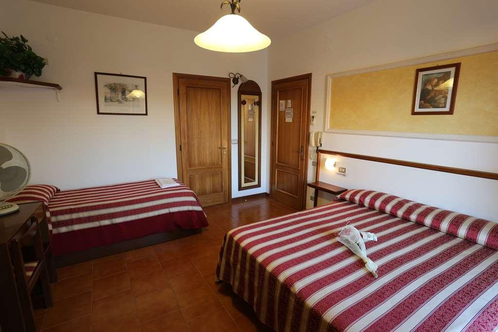 Hotel Vignola Assisi Kamer foto