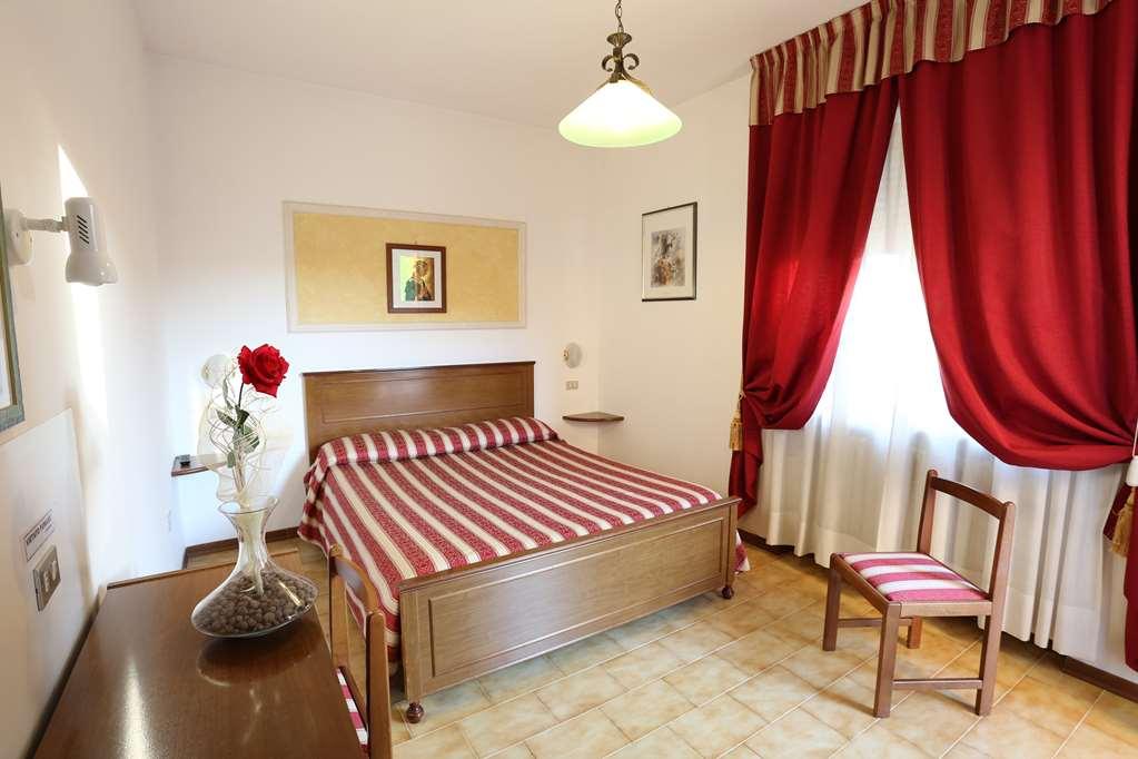 Hotel Vignola Assisi Kamer foto